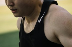 Uzi迎来十二赛季高光表现，雄鹿球迷沸腾！